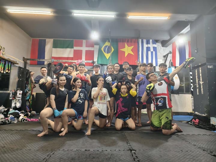 Học viên nữ và dân văn phòng sau giờ tập tại 175 Team
